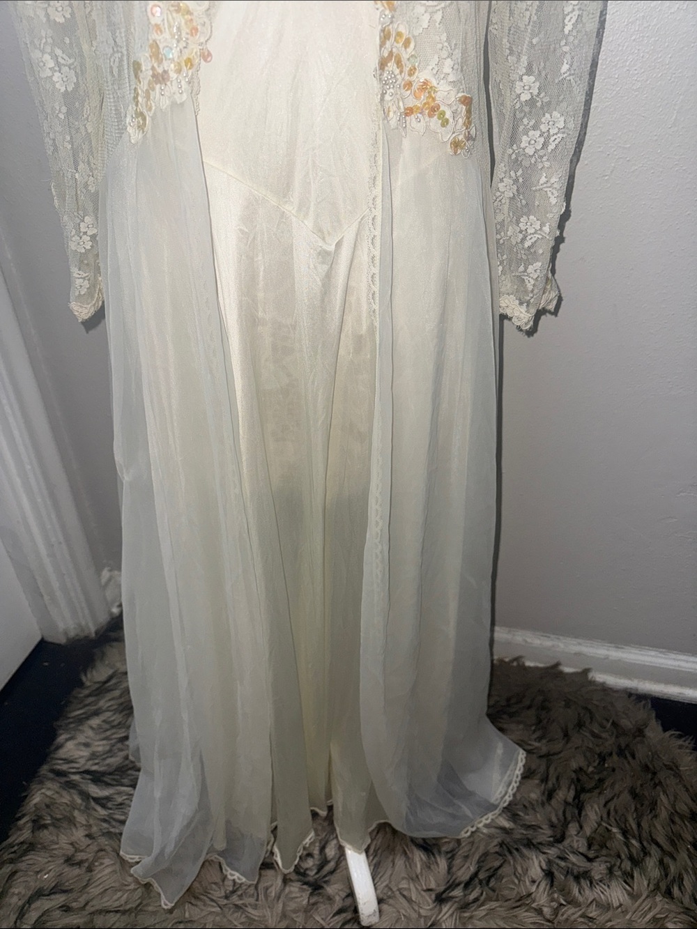 Vintage 70s Victoria's Secret Ivory Lace & Chiffon Long Chemise - Picture 3 of 11